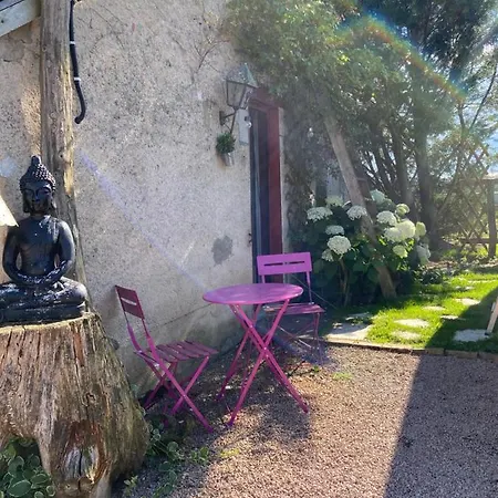 La Maison Du Bonheur Bed & Breakfast Thiel-sur-Acolin