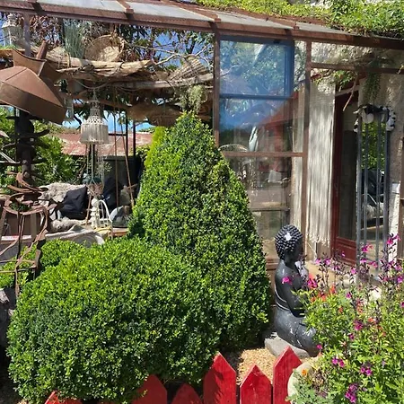 Bed & Breakfast La Maison Du Bonheur Thiel-sur-Acolin
