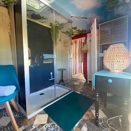 La Maison Du Bonheur Bed & Breakfast *
