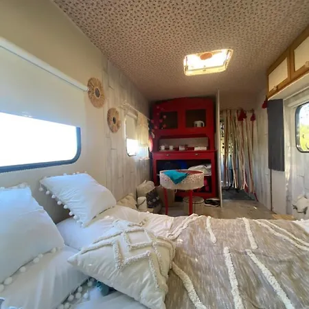 La Maison Du Bonheur Bed & Breakfast